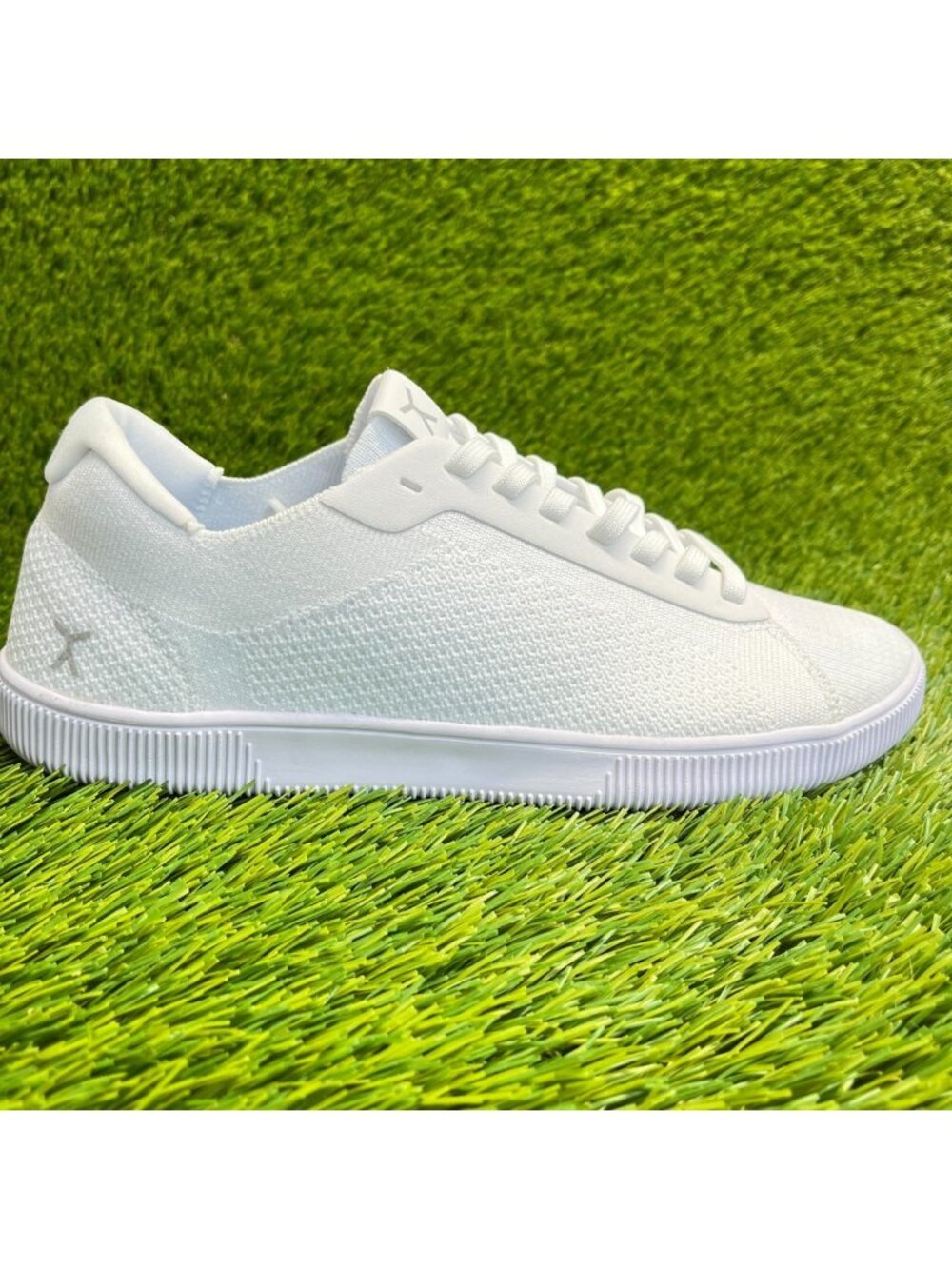 Flux Adapt Trainer White Mens Size 8 Womens Size 9 Athletic Knit Shoes Sneakers